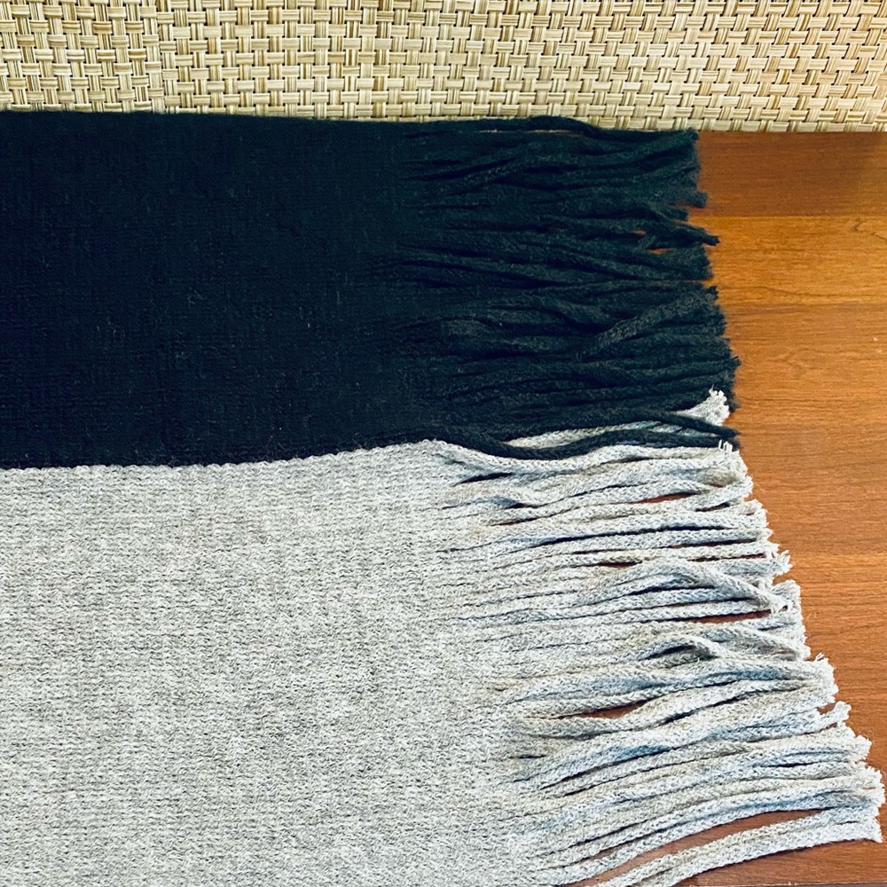 Hpnwot Black & Gray Color Block Scarf/Shawl/Wrap … - image 7